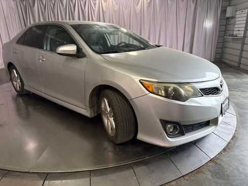 Used 2014 Toyota Camry SE FWD image 3