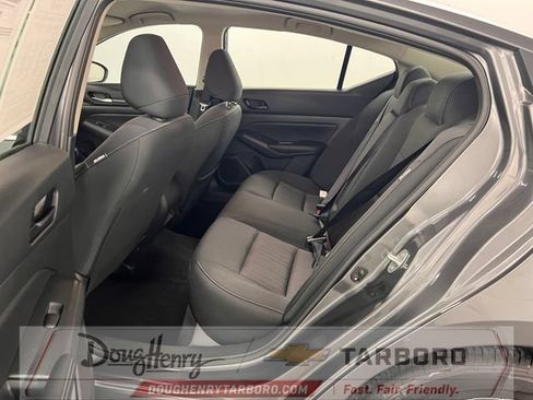 Used 2025 Nissan Altima 2.5 SV FWD image 34
