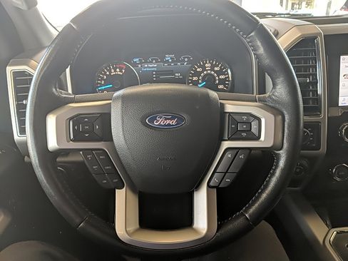 Used 2019 Ford F150 Lariat w/ Trailer Tow Package image 15