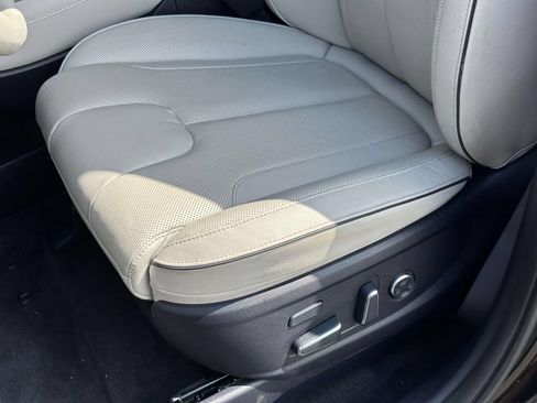 Used 2024 Hyundai Palisade Limited FWD image 30