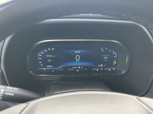 Used 2024 Chevrolet Suburban LT image 12