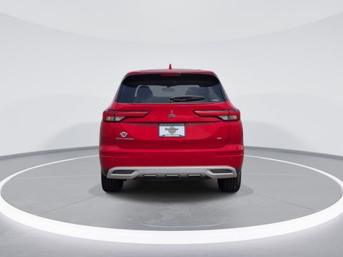 Used 2024 Mitsubishi Outlander SE AWD/4WD image 6