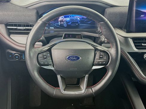 Used 2025 Ford Explorer ST-Line w/ ST-Line Street Pack AWD/4WD image 18