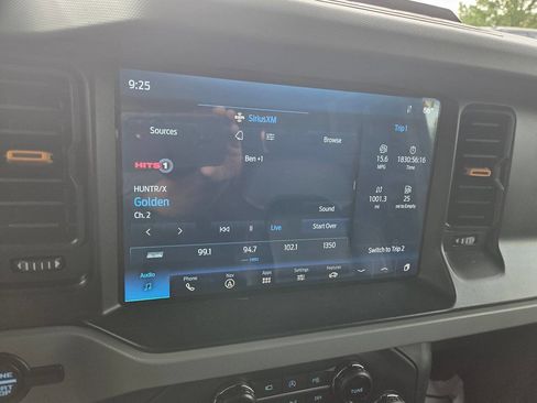 Used 2023 Ford Bronco Badlands image 16