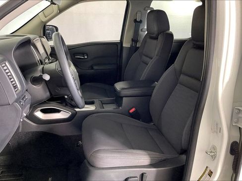 Used 2022 Nissan Frontier SV w/ Technology Package RWD image 30