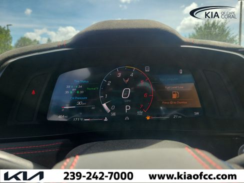 Used 2023 Chevrolet Corvette Stingray Premium Conv w/ Z51 Performance Package RWD image 19