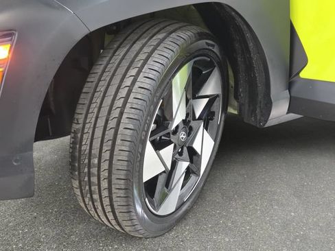 Used 2024 Hyundai Kona Limited AWD/4WD image 32