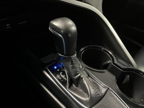 Used 2019 Toyota Camry SE FWD image 25