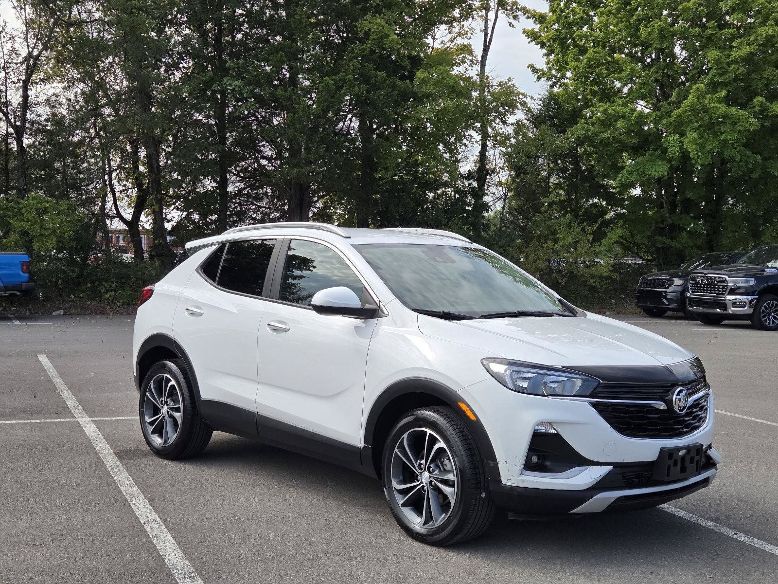 Used 2022 Buick Encore GX Select FWD image 1