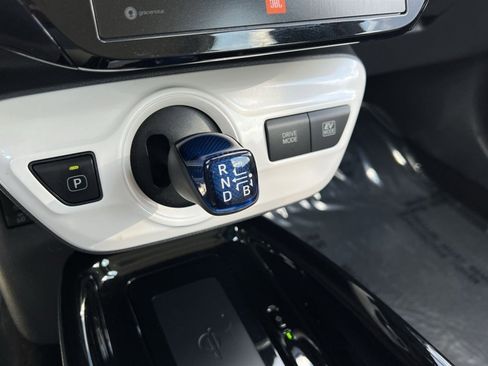 Used 2018 Toyota Prius Four w/ Advanced Technology Package FWD image 23
