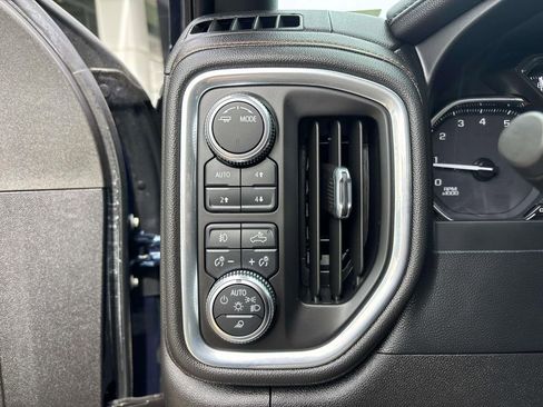 Used 2022 GMC Sierra 2500 AT4 w/ Snow Plow Prep/Camper Package image 15