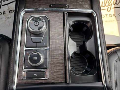 Used 2020 Ford Expedition Limited w/ Equipment Group 301A AWD/4WD image 25