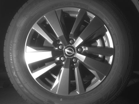 Used 2025 Nissan Pathfinder SV image 13