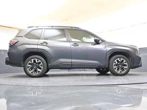 Used 2025 Subaru Forester Premium AWD/4WD image 34