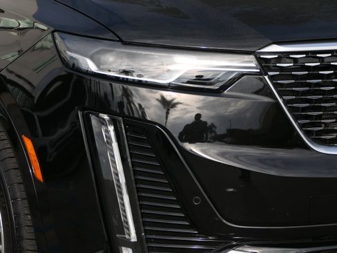 New 2025 Cadillac XT6 Premium Luxury image 9