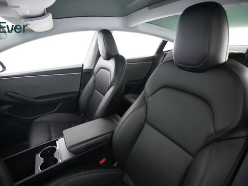 Used 2024 Tesla Model 3 Standard Range RWD image 4