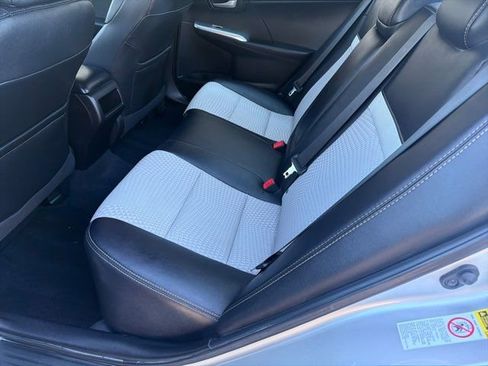 Used 2013 Toyota Camry SE image 10