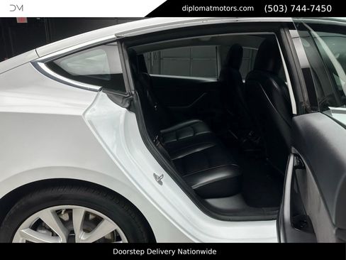 Used 2018 Tesla Model 3 Long Range image 21