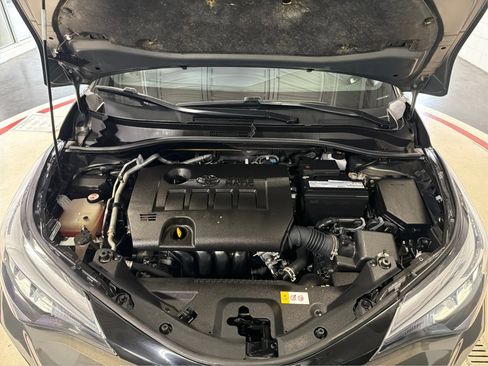 Used 2021 Toyota C-HR XLE FWD image 11