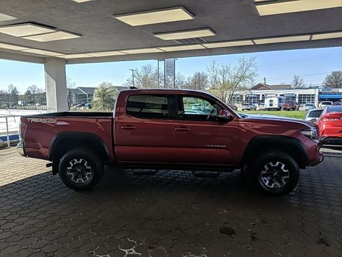 Used 2023 Toyota Tacoma TRD Off-Road image 4