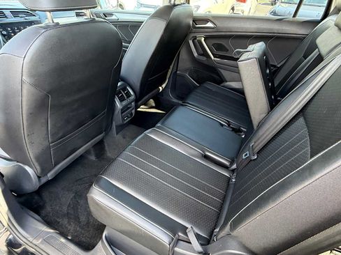 Certified 2024 Volkswagen Tiguan SE AWD/4WD image 17