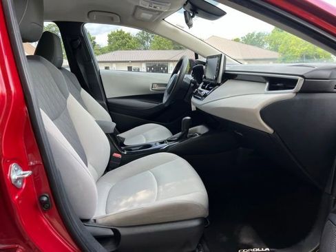 Used 2020 Toyota Corolla LE FWD image 24