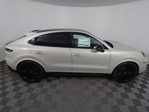 New 2026 Porsche Cayenne S AWD/4WD image 8