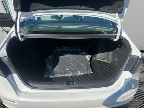 Certified 2024 Honda Accord LX image 13