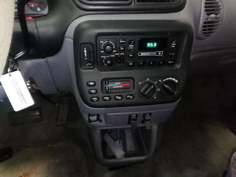 Used 1999 Plymouth Grand Voyager FWD image 35