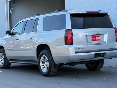 Used 2019 Chevrolet Suburban LT image 7
