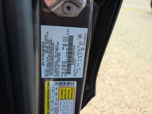 Used 2016 Ford Fusion SE FWD image 24