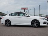Used 2017 Honda Accord Sport image 2