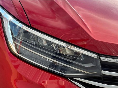 Used 2022 Volkswagen Tiguan SE w/ Panoramic Sunroof Package image 33