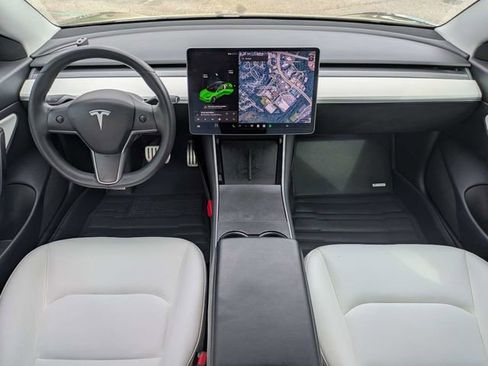 Used 2019 Tesla Model 3 image 13