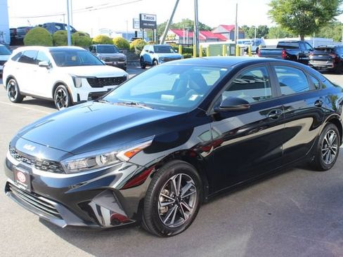 Used 2023 Kia Forte LXS FWD image 2