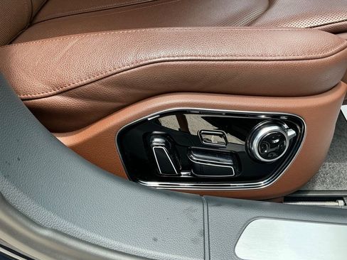 Used 2013 Audi A8 L 3.0T w/ Driver Assistance Pkg image 32