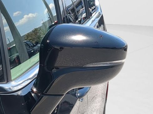 Used 2024 Chrysler Pacifica Touring-L FWD image 27