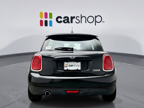 Used 2021 MINI Cooper 2-Door Hardtop image 4