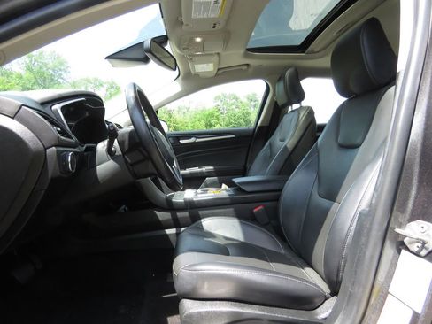 Used 2020 Ford Fusion Energi Titanium FWD image 10