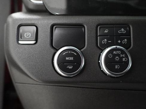 Used 2023 GMC Sierra 1500 SLT image 17