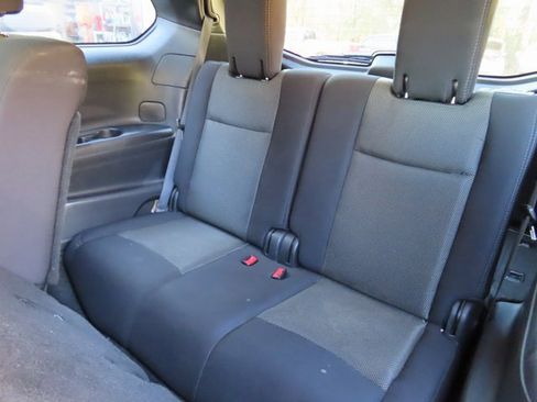 Used 2017 Nissan Pathfinder SV w/ SV Tech Package image 31