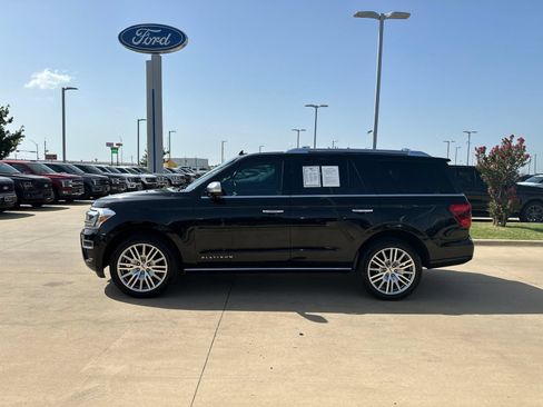 Certified 2023 Ford Expedition Platinum RWD image 2