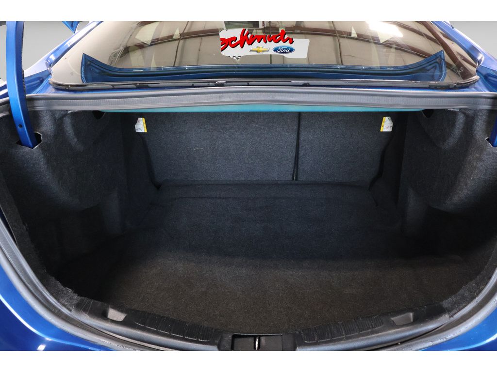 Used 2017 Ford Fusion SE FWD image 29