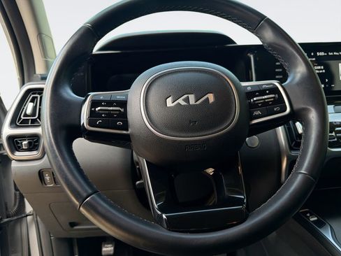 Used 2023 Kia Sorento S AWD/4WD image 11