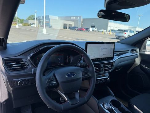 Used 2024 Ford Escape ST-Line w/ Tech Pack #1 AWD/4WD image 11