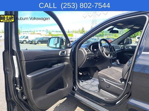 Used 2020 Jeep Grand Cherokee Laredo AWD/4WD image 9