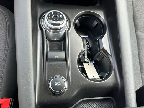 Used 2025 Ford Explorer Active AWD/4WD image 32