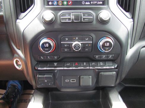 Used 2020 Chevrolet Silverado 2500 LTZ AWD/4WD image 20
