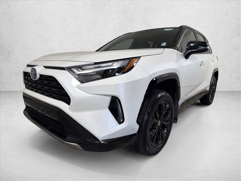 Used 2024 Toyota RAV4 XSE AWD/4WD image 8