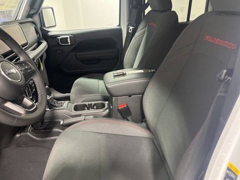 New 2025 Jeep Gladiator Rubicon w/ Convenience Group image 8